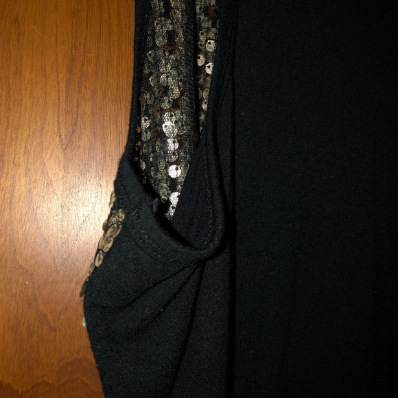 Buckle BKE boutique gold sequin top. Size M. NWOT - Picture 10 of 12